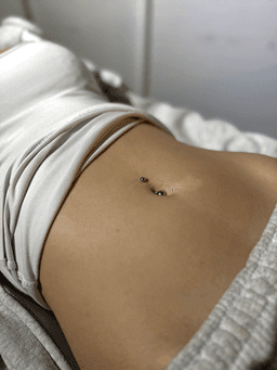 Navle piercing galleri i Horsens