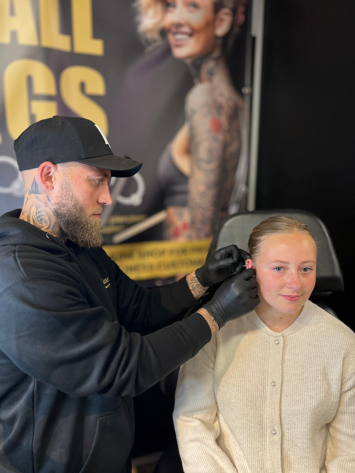 Dennis, vores erfarne piercing ekspert i Horsens